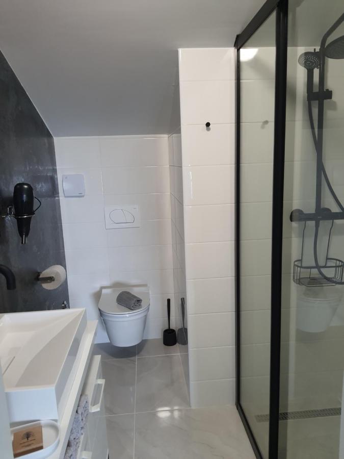 Apartments Krista Медвея Екстериор снимка