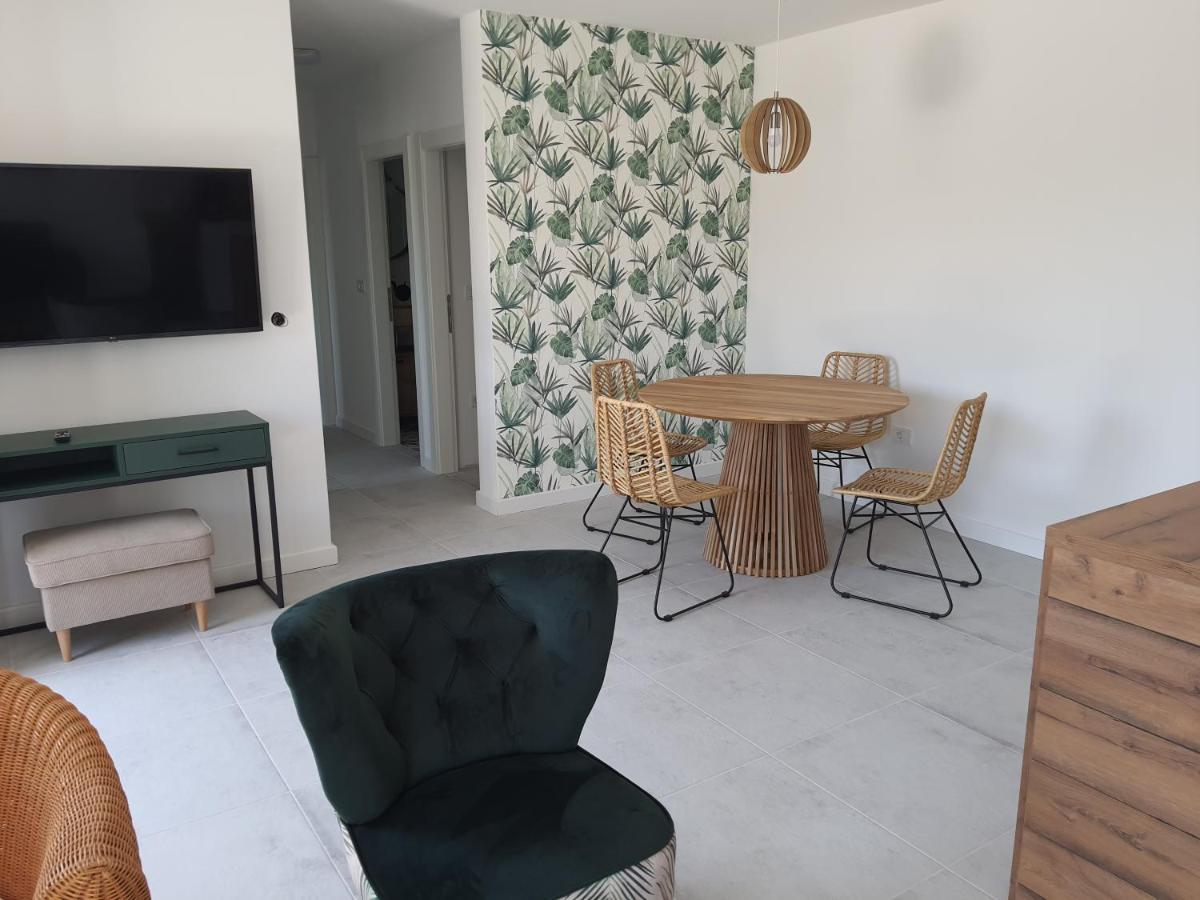 Apartments Krista Медвея Екстериор снимка