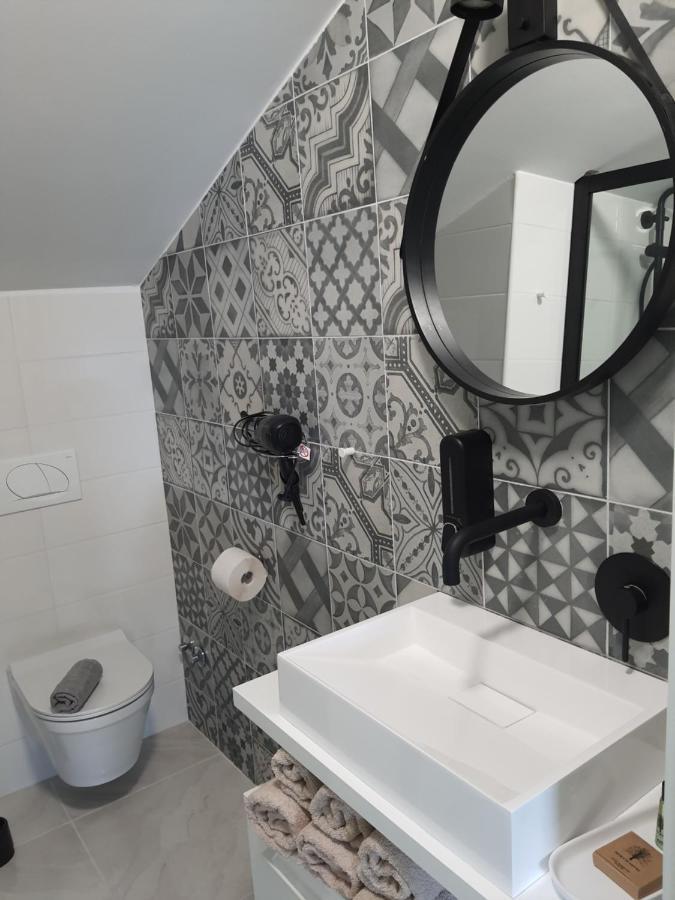 Apartments Krista Медвея Екстериор снимка