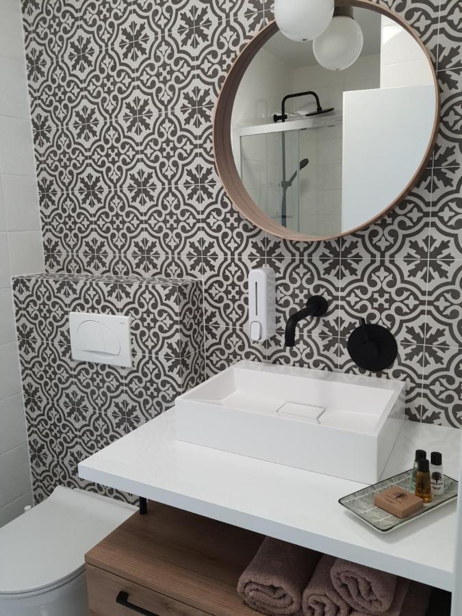 Apartments Krista Медвея Екстериор снимка