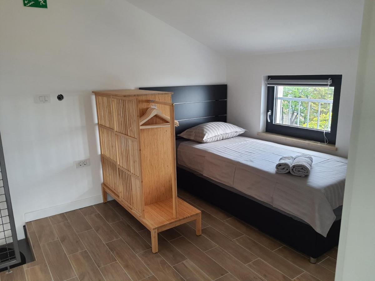 Apartments Krista Медвея Екстериор снимка