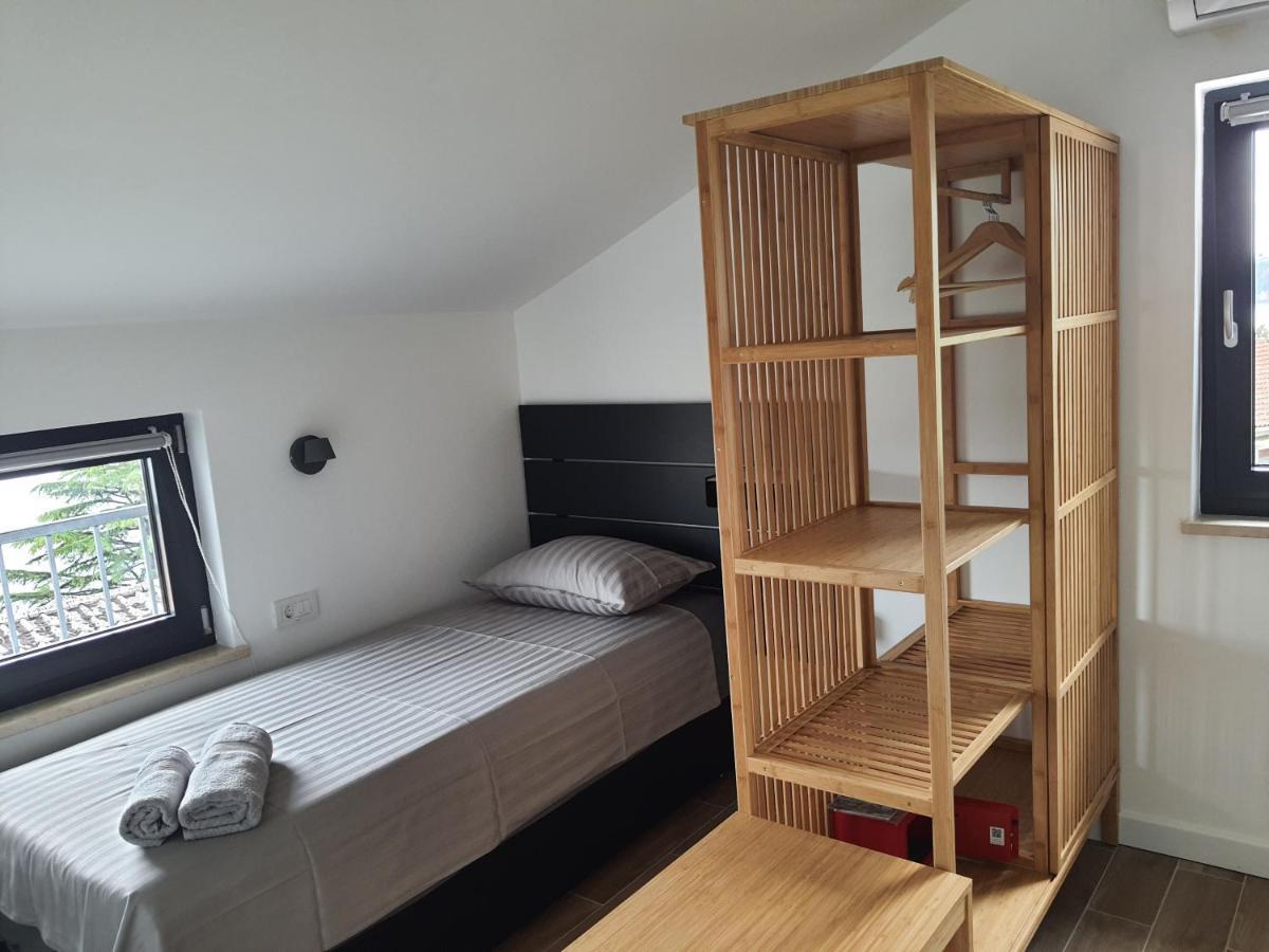 Apartments Krista Медвея Екстериор снимка