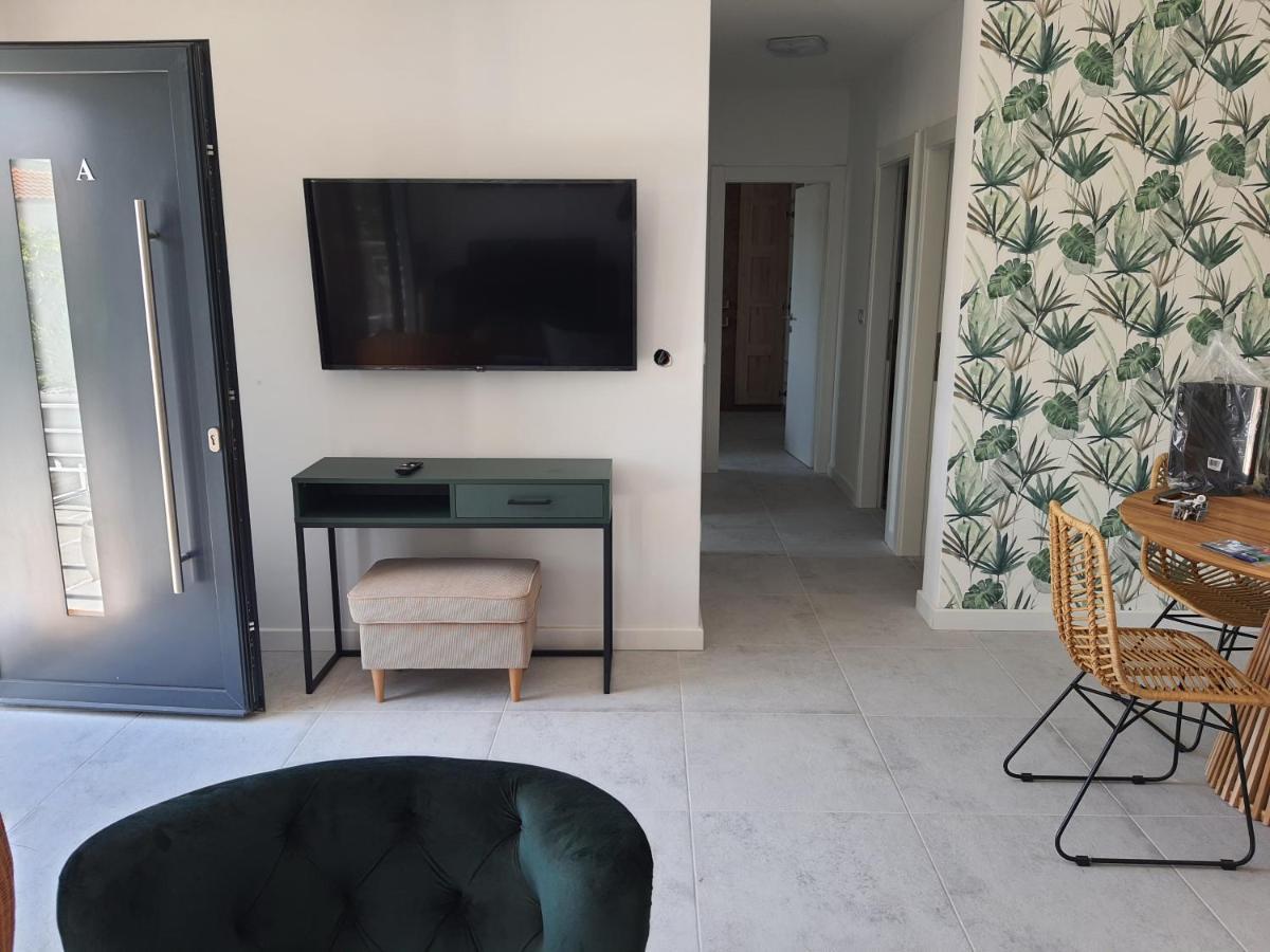 Apartments Krista Медвея Екстериор снимка