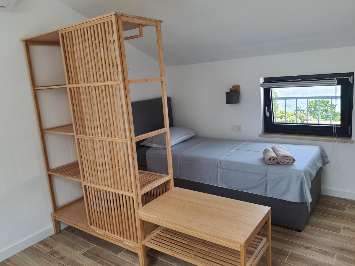 Apartments Krista Медвея Екстериор снимка
