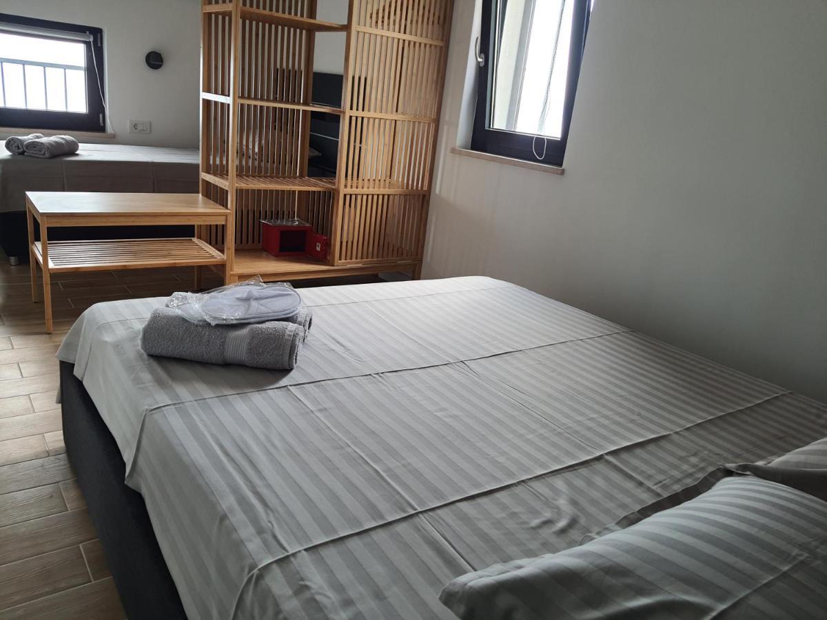 Apartments Krista Медвея Екстериор снимка