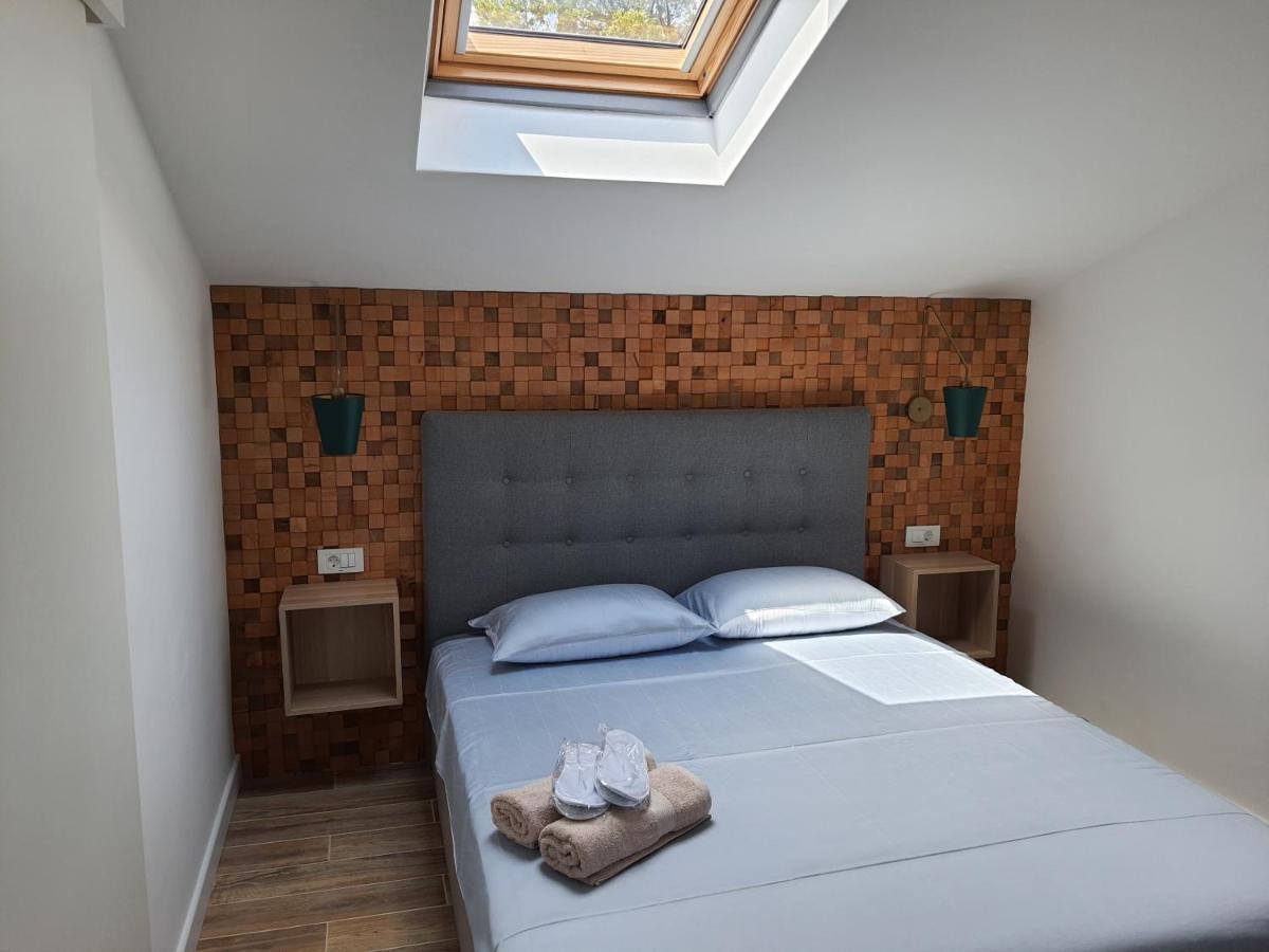 Apartments Krista Медвея Екстериор снимка