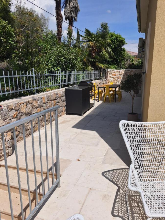 Apartments Krista Медвея Екстериор снимка