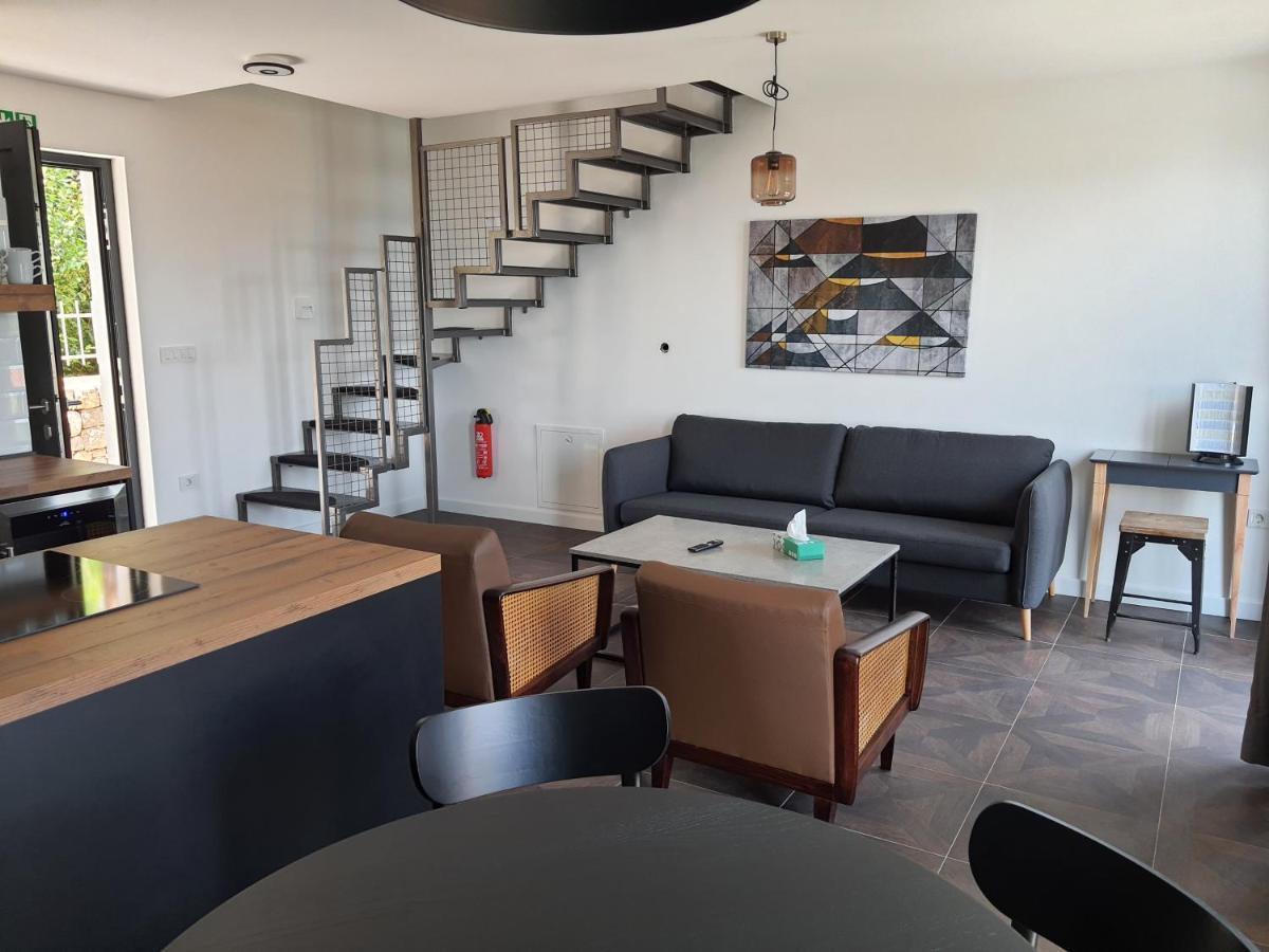 Apartments Krista Медвея Екстериор снимка